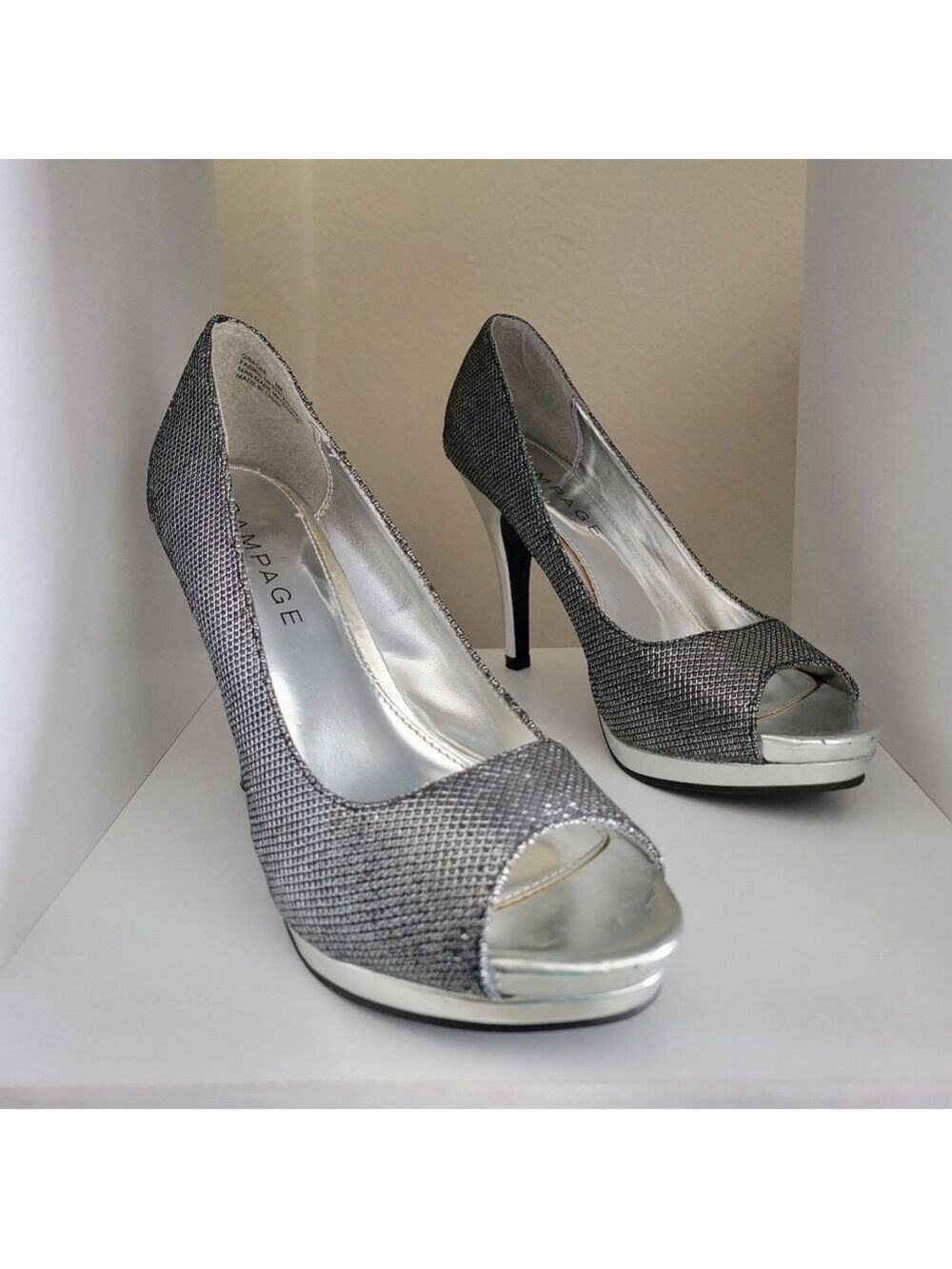 Heels/Shoes‎ Silver/gray size 8